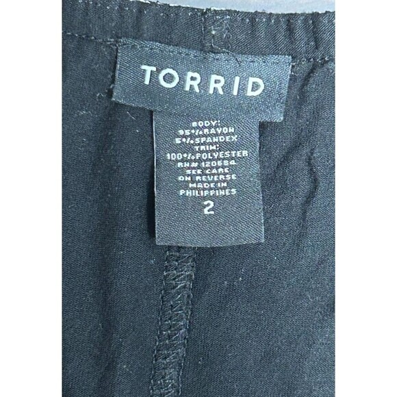 Torrid 2X Black White Floral V-Neck Tiered Strappy Camisole Sleeveless Flowy Top - Picture 8 of 9